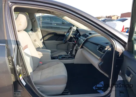 2013 Toyota Camry L/Se/Le/Xle z USA, uszkodzony, nr VIN 4T4BF1FK9DR295170